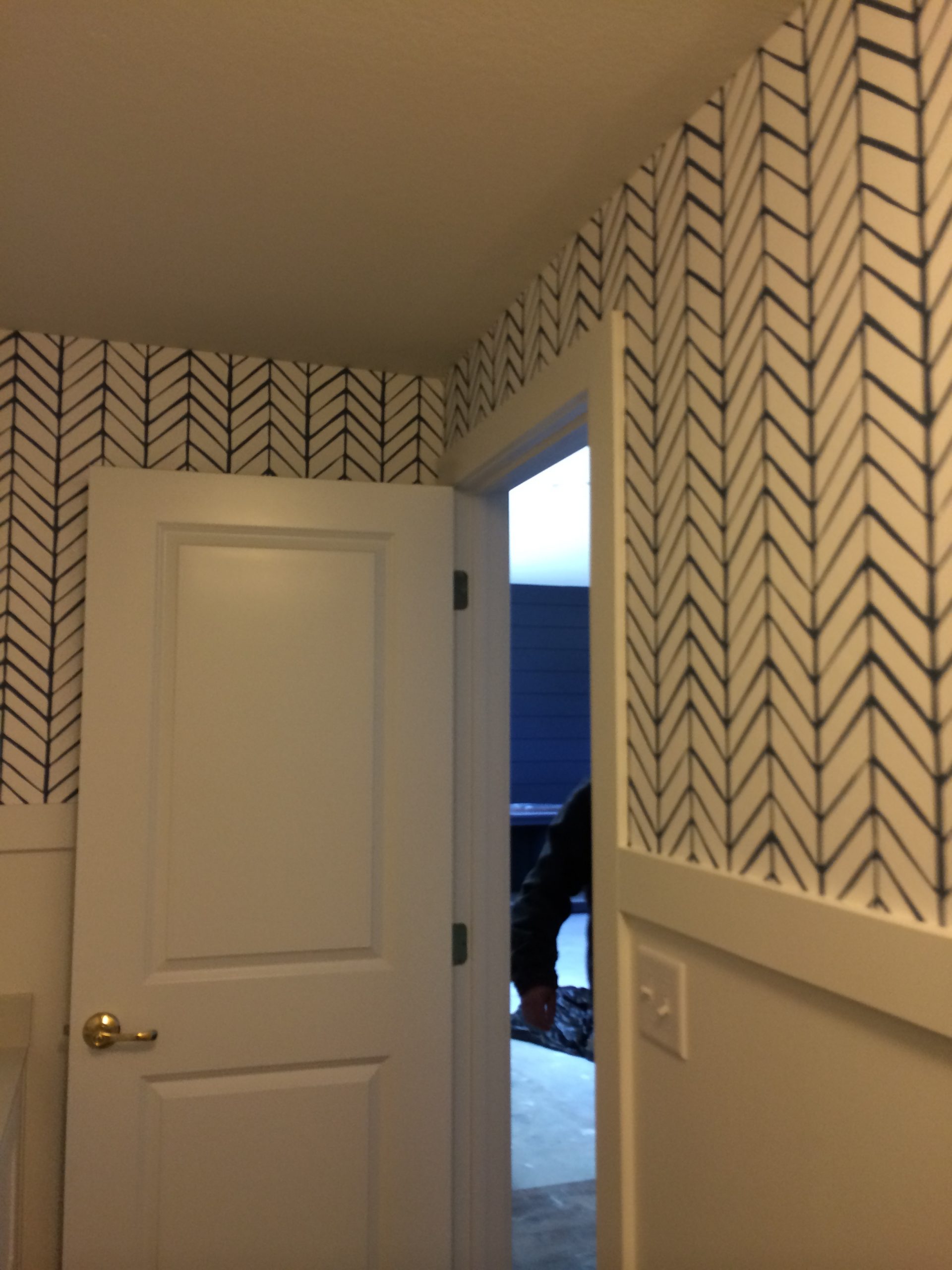 Interior wallpapering project